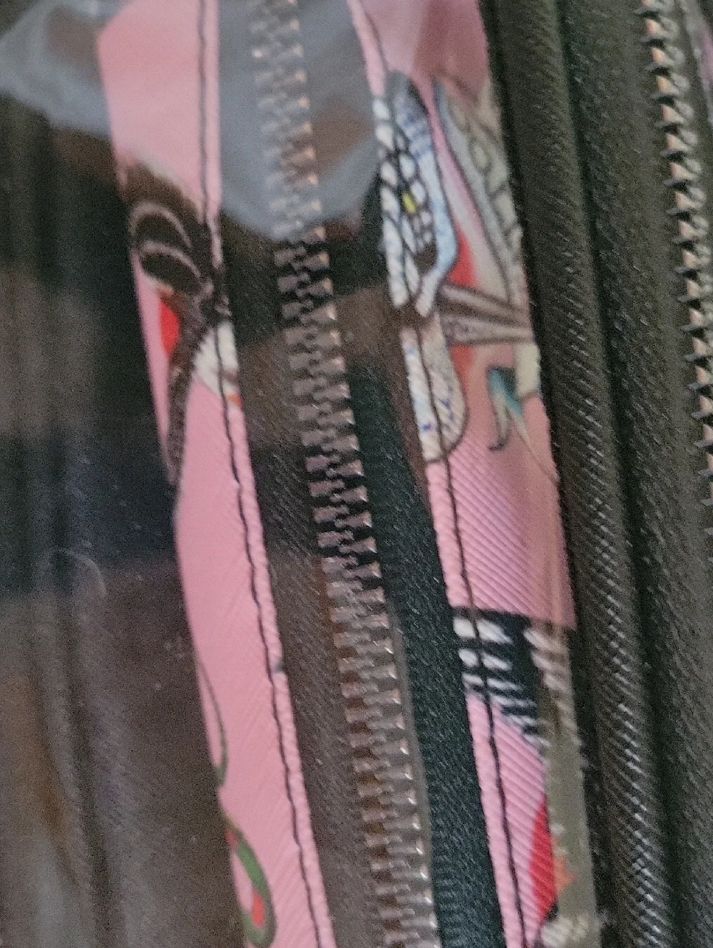 Ed Hardy Black Cosmetic Case with Pink Tattoo Print - Picture 3 of 5